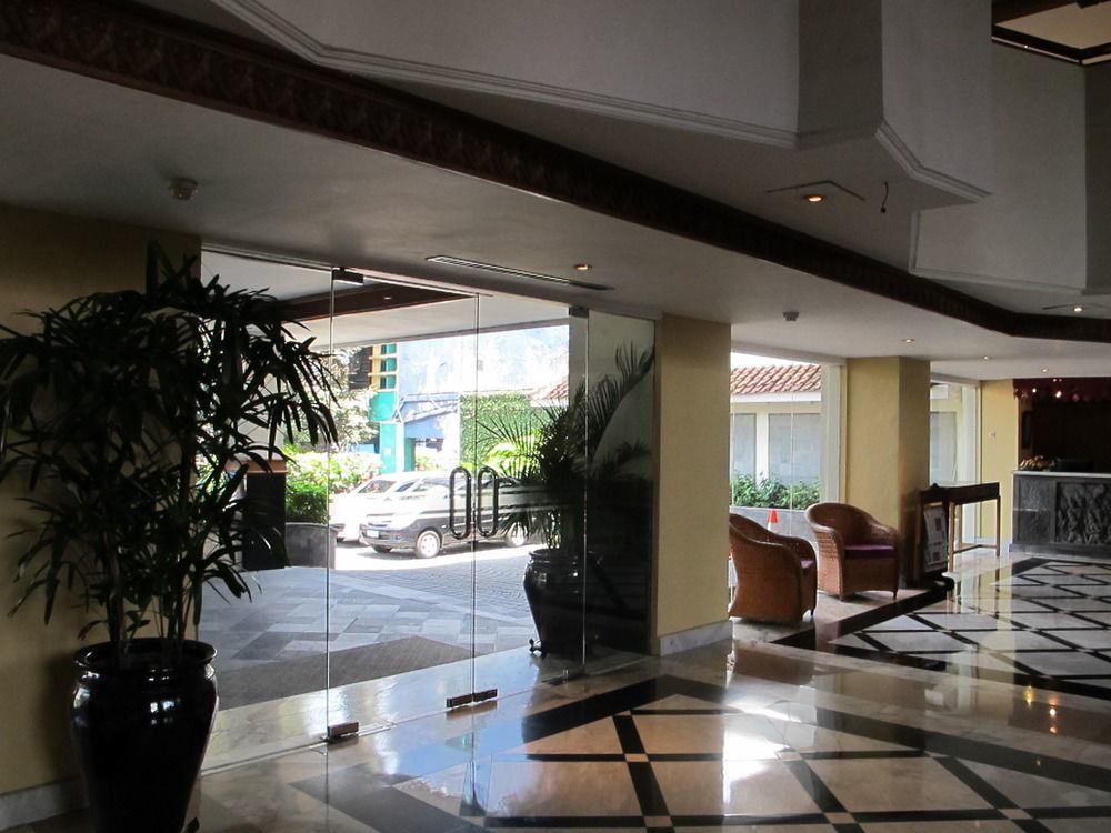 Hotel Mutiara Malioboro Yogyakarta Exteriör bild