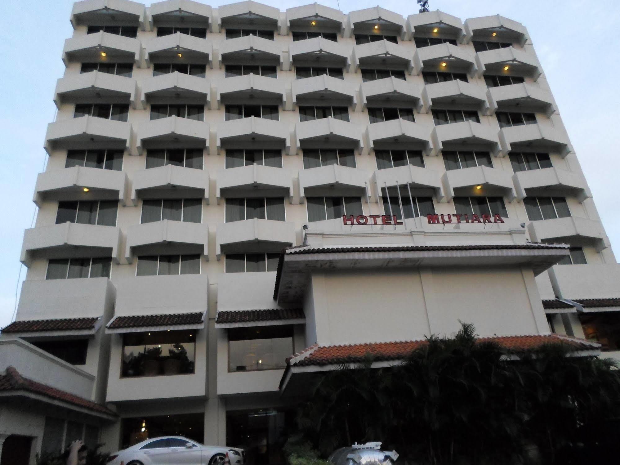 Hotel Mutiara Malioboro Yogyakarta Exteriör bild